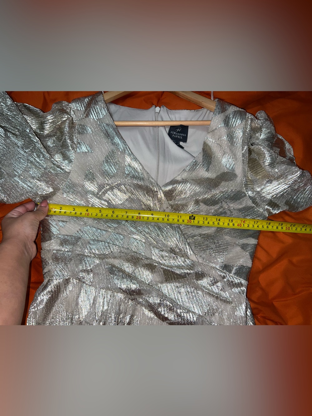 Adrianna Papell Women's Foil Leaf Flutter-Sleeve Draped Gown sz8 - Picture 8 of 9